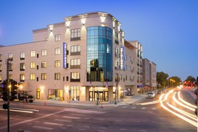 Bluemont Hotel