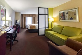 Comfort Suites