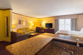 Comfort Suites