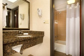 Hotel Lotus Kansas City Merriam