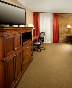 Hotel Lotus Kansas City Merriam