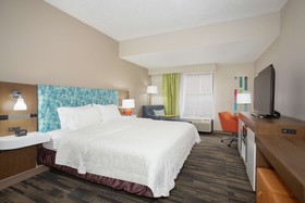 Hampton Inn & Suites Kansas City/Merriam
