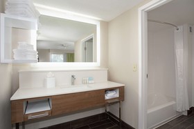 Hampton Inn & Suites Kansas City/Merriam
