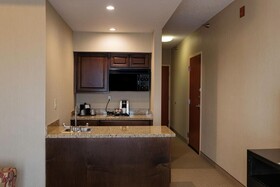 Holiday Inn Express & Suites Olathe North