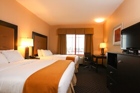Holiday Inn Express & Suites Olathe North