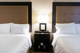 Holiday Inn Express & Suites Olathe North