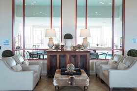 Holiday Inn Express & Suites Olathe North