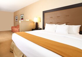 Holiday Inn Express & Suites Olathe North