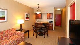 Holiday Inn Express & Suites Olathe North