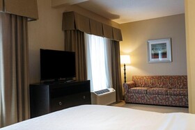 Holiday Inn Express & Suites Olathe North