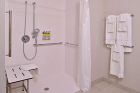 Holiday Inn Express & Suites Olathe West