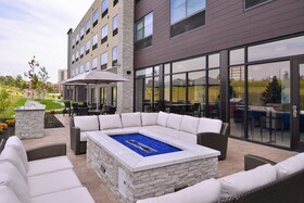 Holiday Inn Express & Suites Olathe West