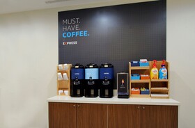 Holiday Inn Express & Suites Olathe West