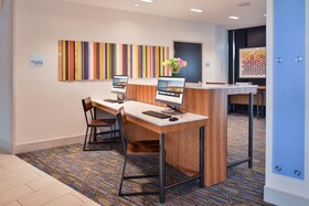 Holiday Inn Express & Suites Olathe West