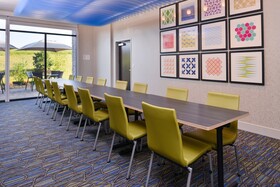 Holiday Inn Express & Suites Olathe West