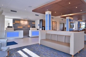 Holiday Inn Express & Suites Olathe West