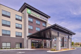 Holiday Inn Express & Suites Olathe West