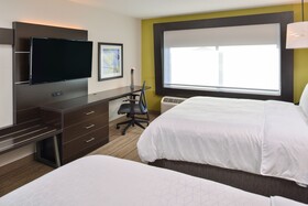 Holiday Inn Express & Suites Olathe West