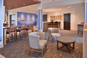 Holiday Inn Express & Suites Olathe West