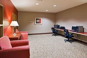 La Quinta Inn & Suites by Wyndham Olathe