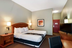 La Quinta Inn & Suites by Wyndham Olathe