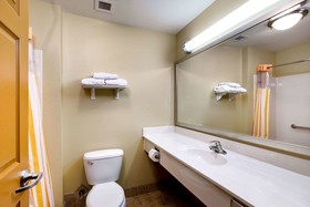 La Quinta Inn & Suites by Wyndham Olathe