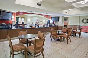 La Quinta Inn & Suites by Wyndham Olathe