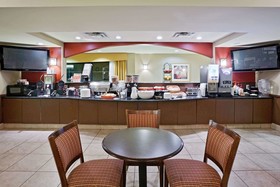 La Quinta Inn & Suites by Wyndham Olathe