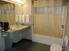 Knights Inn Ottawa