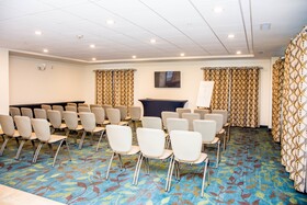 Candlewood Suites Overland Park - W 135th St.