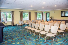 Candlewood Suites Overland Park - W 135th St.