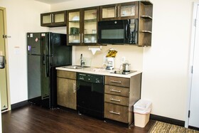 Candlewood Suites Overland Park - W 135th St.