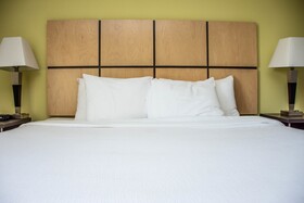 Candlewood Suites Overland Park - W 135th St.