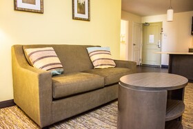 Candlewood Suites Overland Park - W 135th St.