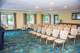 Candlewood Suites Overland Park - W 135th St.