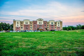 Candlewood Suites Overland Park - W 135th St.