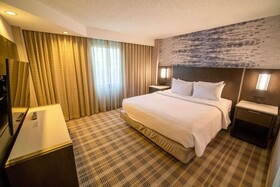 Embassy Suites Kansas City Overland Park
