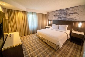 Embassy Suites Kansas City Overland Park