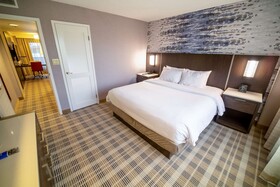 Embassy Suites Kansas City Overland Park
