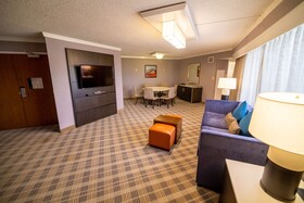 Embassy Suites Kansas City Overland Park