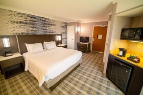 Embassy Suites Kansas City Overland Park