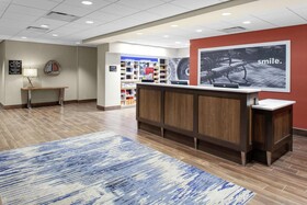 Hampton Inn & Suites Overland Park South