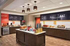 Hampton Inn & Suites Overland Park South