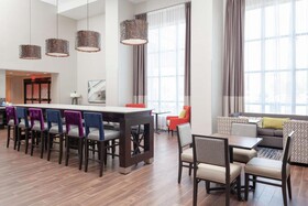 Hampton Inn & Suites Overland Park South