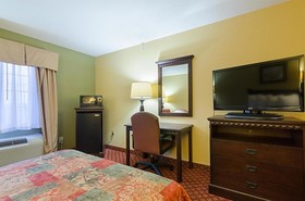 Motel 6 Park City KS