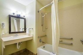 Motel 6 Park City KS