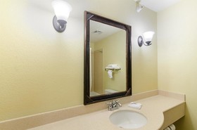 Motel 6 Park City KS