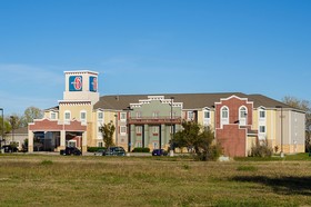 Motel 6 Park City KS