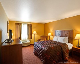 Rodeway Inn & Suites