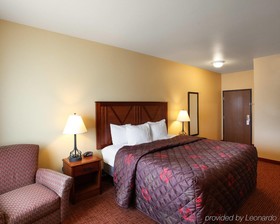 Rodeway Inn & Suites
